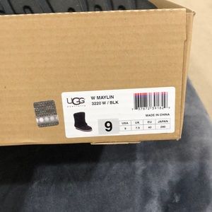 Women’s Ugg Maylin Boots size 9